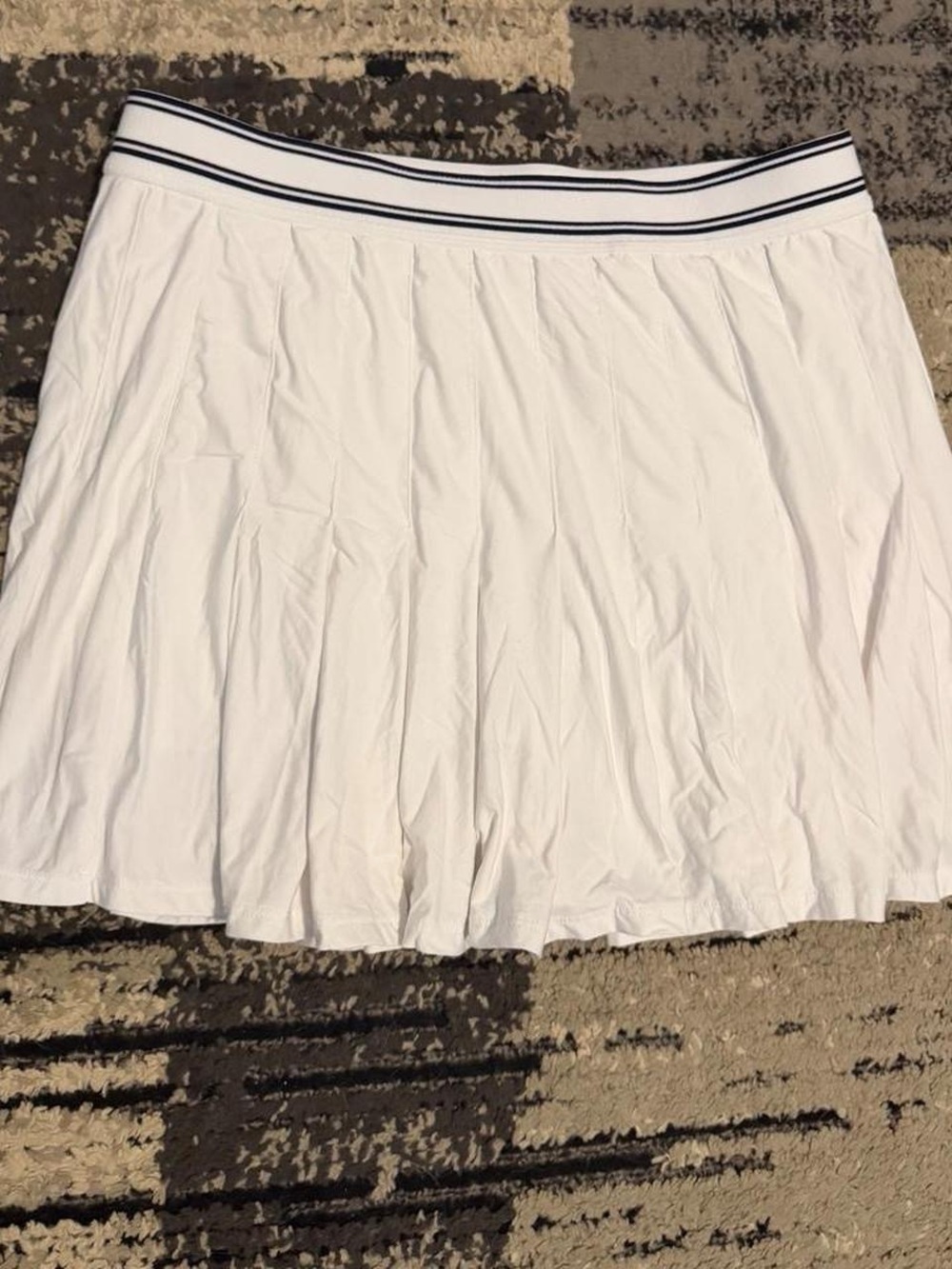 Vineyard Vines White Pleated Women's Tennis Skort with Striped Waistband